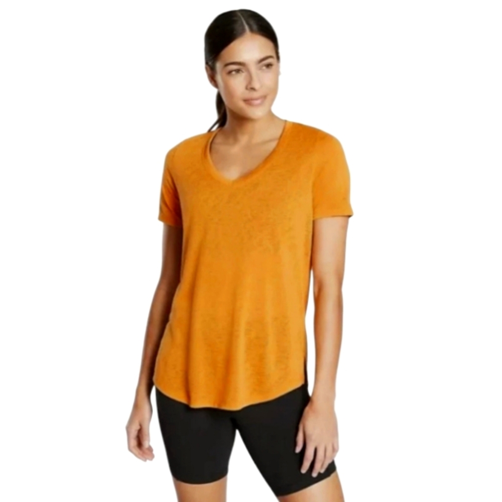 ATHLETA. GOLD YELLOW  V-NECK SHORT SLEEVE BREEZY TEE. Size S